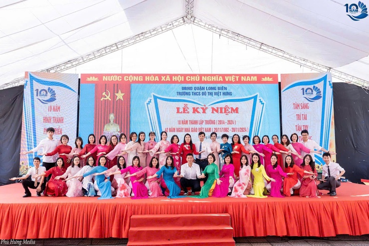 Tập thể điển hình tiêu biểu chi bộ THCS Đô thị Việt Hưng- Ảnh 3.