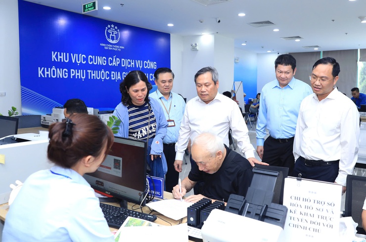 Hà Nội: Nâng cao chất lượng cải cách hành chính phục vụ người dân và doanh nghiệp- Ảnh 3. Hà Nội: Nâng cao chất lượng cải cách hành chính phục vụ người dân và doanh nghiệp- Ảnh 3.