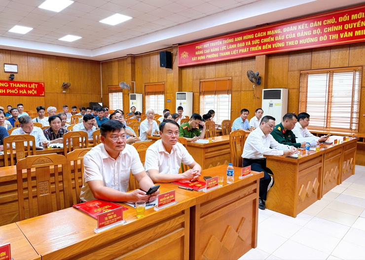 Thanh Liệt: Khen thưởng 6 tập thể và 8 cá nhân có thành tích xuất sắc trong công tác tuyển chọn và gọi công dân nhập ngũ năm 2026- Ảnh 1.