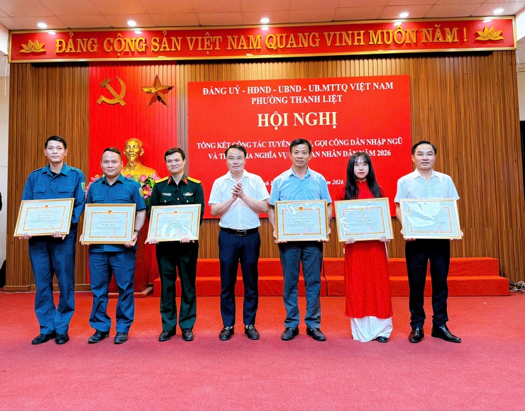 Thanh Liệt: Khen thưởng 6 tập thể và 8 cá nhân có thành tích xuất sắc trong công tác tuyển chọn và gọi công dân nhập ngũ năm 2026- Ảnh 7.