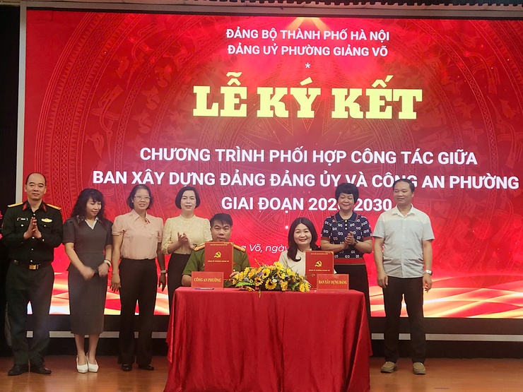 Phường Giảng Võ phát động hai Cuộc thi chính luận và Báo cáo viên năm 2026; Ký kết các Chương trình phối hợp công tác giữa Ban Xây dựng Đảng Đảng ủy và UBND phường, Công an phường, Ban Chỉ huy Quân sự phường giai đoạn 2026-2030- Ảnh 5.