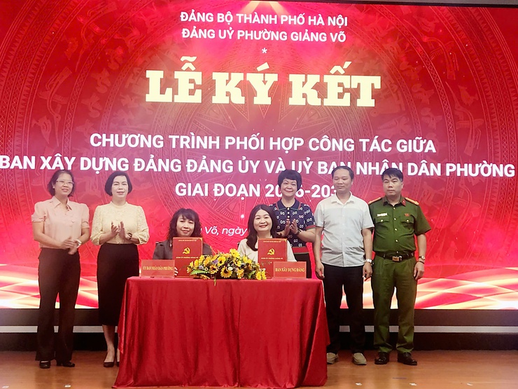 Phường Giảng Võ phát động hai Cuộc thi chính luận và Báo cáo viên năm 2026; Ký kết các Chương trình phối hợp công tác giữa Ban Xây dựng Đảng Đảng ủy và UBND phường, Công an phường, Ban Chỉ huy Quân sự phường giai đoạn 2026-2030- Ảnh 4.