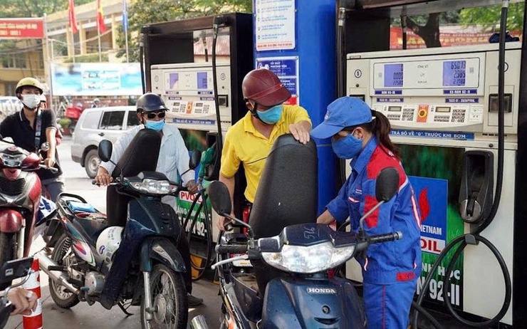 Công an phường Đông Ngạc khuyến cáo, cảnh báo về nguy cơ mất an toàn PCCC và các chế tài xử lý khi tích trữ xăng dầu- Ảnh 1.