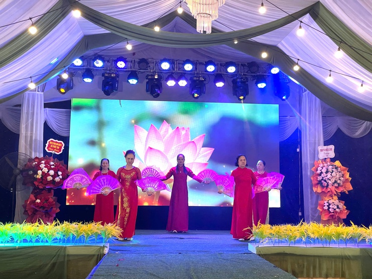  Phúc Thọ rộn ràng Chương trình văn nghệ chào mừng thành công bầu cử, khánh thành Đình và Cổng làng Kỳ Úc- Ảnh 9.