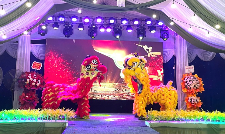  Phúc Thọ rộn ràng Chương trình văn nghệ chào mừng thành công bầu cử, khánh thành Đình và Cổng làng Kỳ Úc- Ảnh 5.