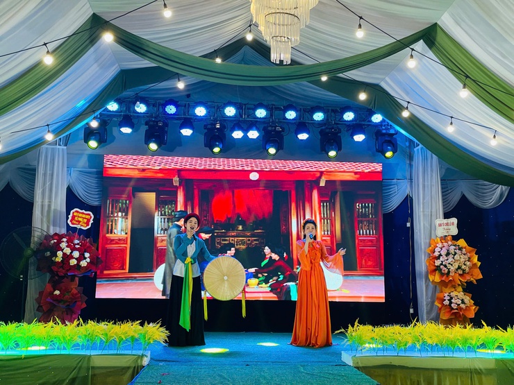  Phúc Thọ rộn ràng Chương trình văn nghệ chào mừng thành công bầu cử, khánh thành Đình và Cổng làng Kỳ Úc- Ảnh 7.