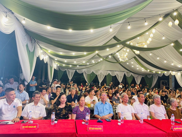  Phúc Thọ rộn ràng Chương trình văn nghệ chào mừng thành công bầu cử, khánh thành Đình và Cổng làng Kỳ Úc- Ảnh 2.