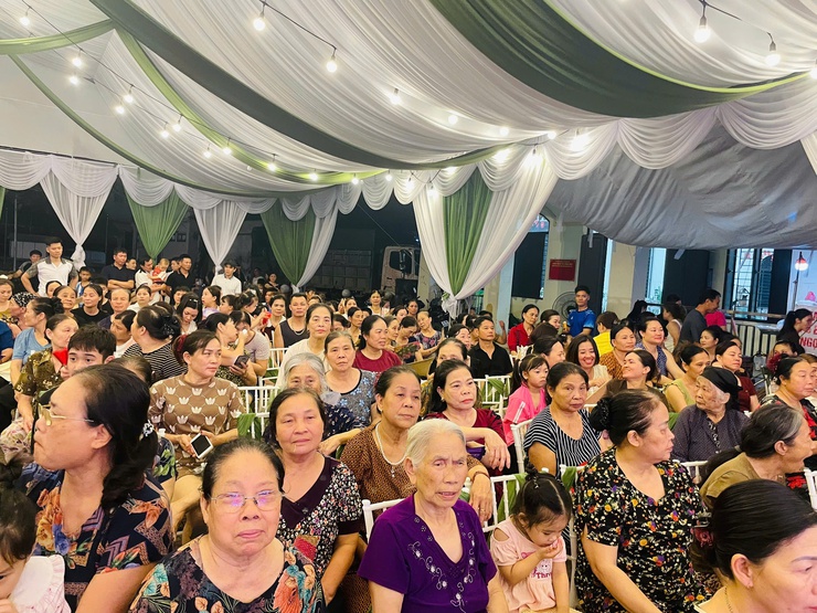  Phúc Thọ rộn ràng Chương trình văn nghệ chào mừng thành công bầu cử, khánh thành Đình và Cổng làng Kỳ Úc- Ảnh 3.