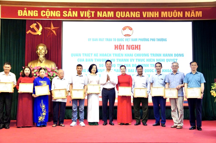 Ủy ban MTTQ Việt Nam phường Phú Thượng tổ chức hội nghị quán triệt nghị quyết số 02-NQ/TW của Bộ chính trị và tổng kết công tác bầu cử nhiệm kỳ 2026–2031- Ảnh 5.