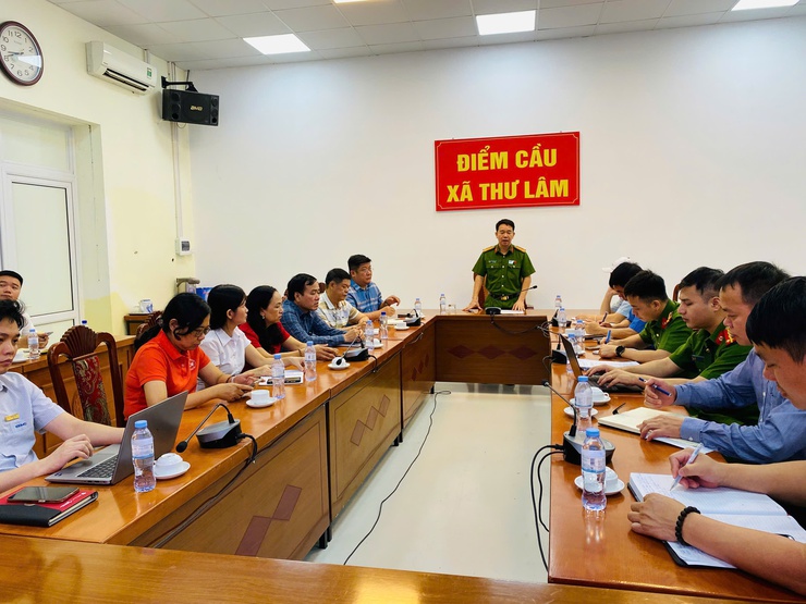 HỘI NGHỊ HƯỚNG DẪN TRIỂN KHAI THỰC HIỆN NGHỊ QUYẾT 79/2025/NQ-HĐND VỀ KHẮC PHỤC TỒN TẠI PCCC TRÊN ĐỊA BÀN XÃ THƯ LÂM- Ảnh 2.