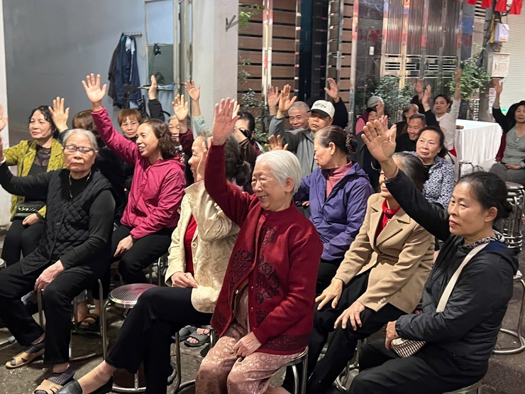 Phường Đông Ngạc có nhiều đổi mới trong việc tổ chức Hội nghị đại biểu Nhân dân bàn việc xây dựng đời sống văn hóa năm 2026- Ảnh 4.