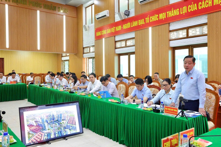HĐND thành phố Hà Nội tổ chức hội nghị giám sát chuyên đề các dự án lớn, quan trọng thực hiện theo Nghị quyết số 258/2025/QH15 của Quốc hội làm việc thực địa tại các dự án Khu đô thị đa mục tiêu trên địa bàn Thành phố

- Ảnh 12.