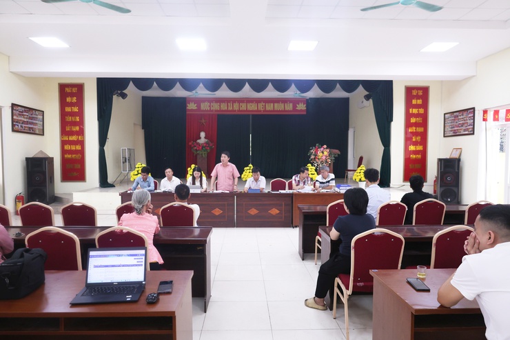 Xã Hòa Phú: Tổ chức Hội nghị đối thoại với các hộ dân có diện tích đất bị thu hồi để thực hiện dự án tuyến đường từ chợ Sẽ đi Đồng Lạc, tỉnh lộ 429.

- Ảnh 1.