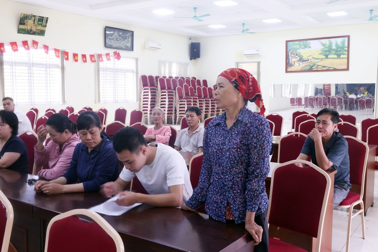 Xã Hòa Phú: Tổ chức Hội nghị đối thoại với các hộ dân có diện tích đất bị thu hồi để thực hiện dự án tuyến đường từ chợ Sẽ đi Đồng Lạc, tỉnh lộ 429.

- Ảnh 4.