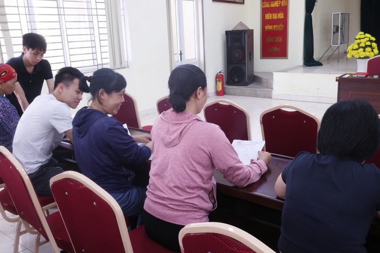 Xã Hòa Phú: Tổ chức Hội nghị đối thoại với các hộ dân có diện tích đất bị thu hồi để thực hiện dự án tuyến đường từ chợ Sẽ đi Đồng Lạc, tỉnh lộ 429.

- Ảnh 6.