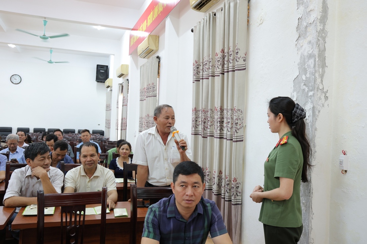 Hội Nông dân xã Phú Nghĩa tổ chức tuyên truyền Luật an ninh mạng cho cán bộ, hội viên- Ảnh 5.