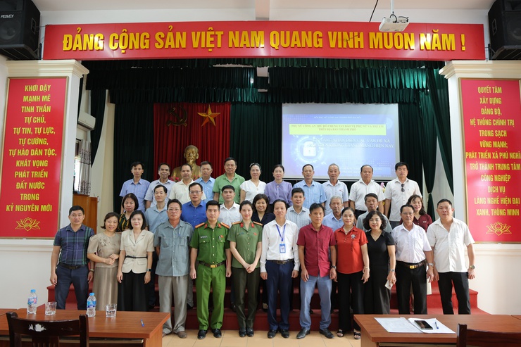 Hội Nông dân xã Phú Nghĩa tổ chức tuyên truyền Luật an ninh mạng cho cán bộ, hội viên- Ảnh 6.