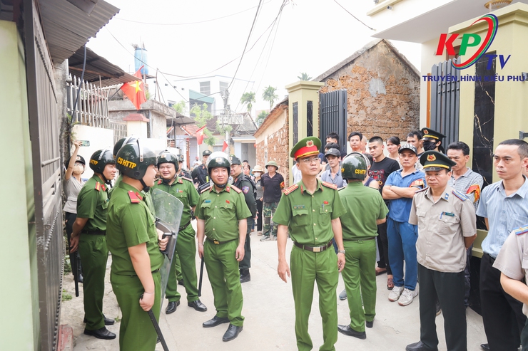 Phòng thi hành án dân sự Thành phố Hà Nội khu vực số 10 cưỡng chế thi hành án dân sự tại thôn Bái Nội- Ảnh 3.