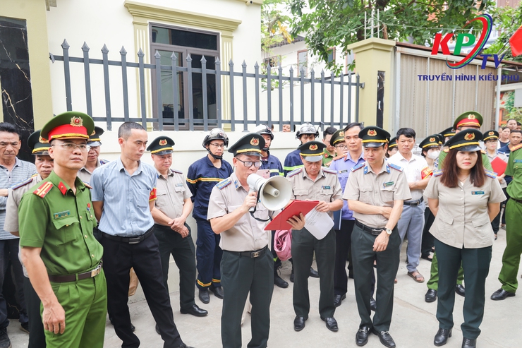 Phòng thi hành án dân sự Thành phố Hà Nội khu vực số 10 cưỡng chế thi hành án dân sự tại thôn Bái Nội- Ảnh 1.