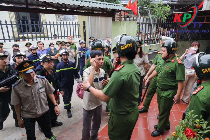 Phòng thi hành án dân sự Thành phố Hà Nội khu vực số 10 cưỡng chế thi hành án dân sự tại thôn Bái Nội- Ảnh 7.