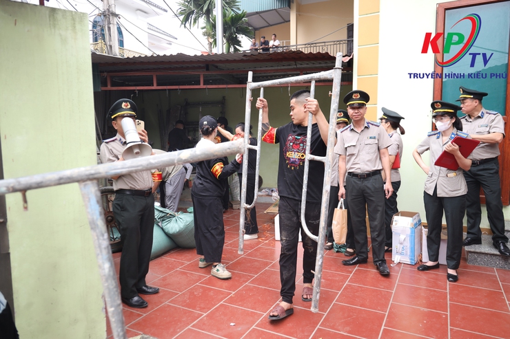 Phòng thi hành án dân sự Thành phố Hà Nội khu vực số 10 cưỡng chế thi hành án dân sự tại thôn Bái Nội- Ảnh 13.