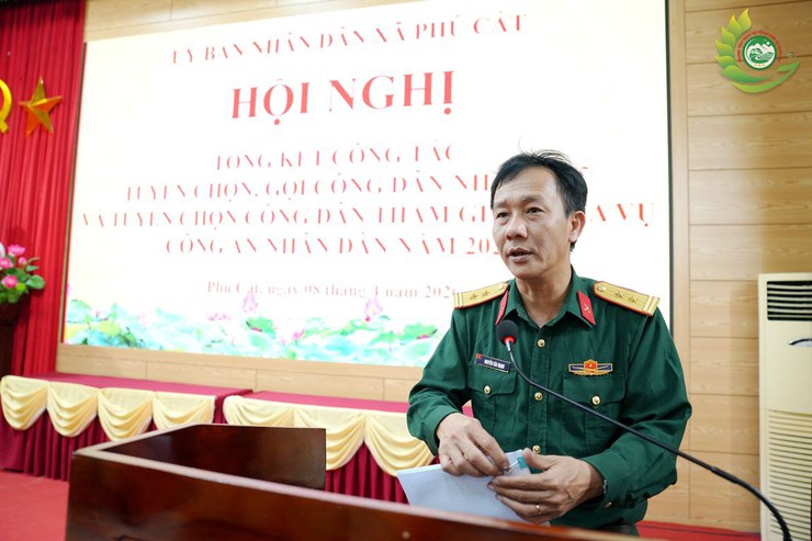 Phú Cát tổng kết công tác tuyển quân năm 2026, khen thưởng nhiều tập thể, cá nhân tiêu biểu- Ảnh 2.