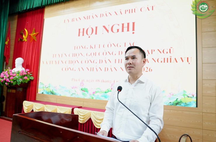 Phú Cát tổng kết công tác tuyển quân năm 2026, khen thưởng nhiều tập thể, cá nhân tiêu biểu- Ảnh 3.