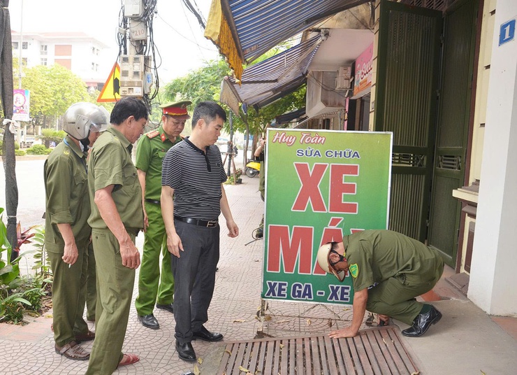 Phường Tùng Thiện ra quân lập lại trật tự, kỷ cương, văn minh đô thị trên địa bàn- Ảnh 2.