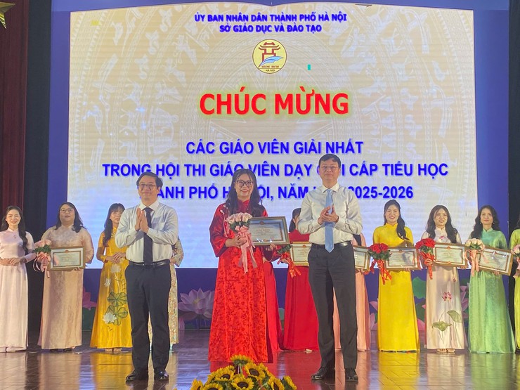 Cô giáo Nguyễn Thị Lý – Trường Tiểu học Kim Bài đạt Giải Nhất Hội thi Giáo viên dạy giỏi cấp thành phố Hà Nội năm học 2025–2026- Ảnh 2.