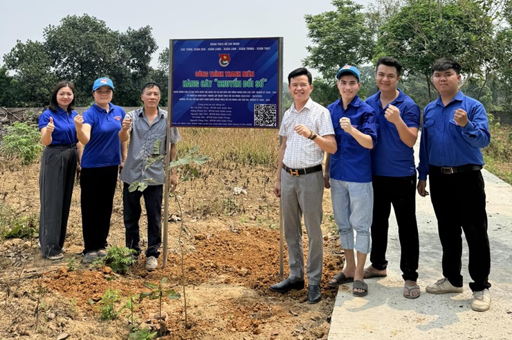 Xuân Mai khánh thành công trình thanh niên "Hàng cây chuyển đổi số"- Ảnh 2.