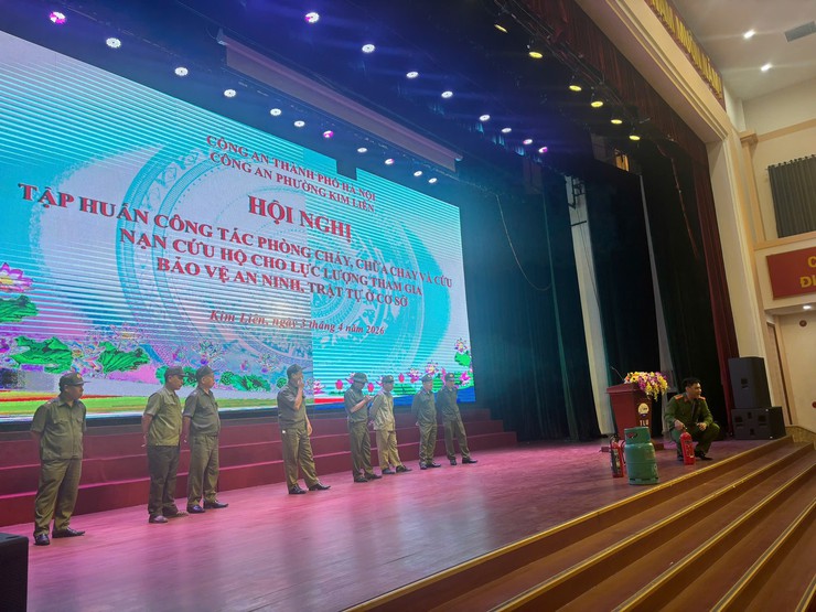 Tăng cường tuyên truyền, tập huấn nghiệp vụ cho lực lượng tham gia bảo vệ An ninh ở cơ sở trên địa bàn phường Kim Liên- Ảnh 2.
