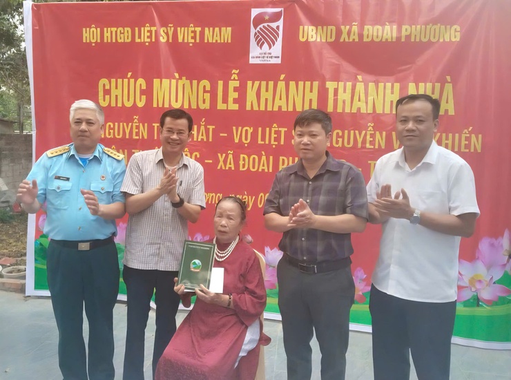 Khánh thành nhà tình nghĩa tại thôn Thiên Lộc, xã Đoài Phương- Ảnh 1.