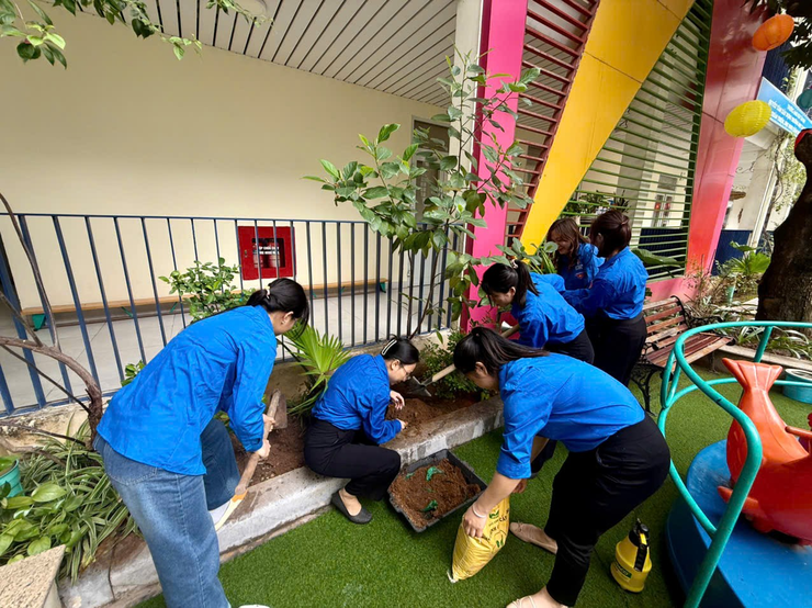 TRƯỜNG MẦM NON TÂN MAI HƯỞNG ỨNG CHIẾN DỊCH "GIỜ TRÁI ĐẤT NĂM 2026"- Ảnh 4.