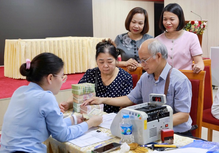 Phường Dương Nội chi trả bồi thường, hỗ trợ giải phóng mặt bằng Dự án nâng cấp, mở rộng Quốc lộ 6 đoạn Ba La - Xuân Mai- Ảnh 2.