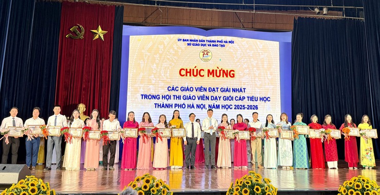 Giáo dục phường Long Biên: Quả ngọt từ tinh thần đoàn kết và tận tậm- Ảnh 2.
