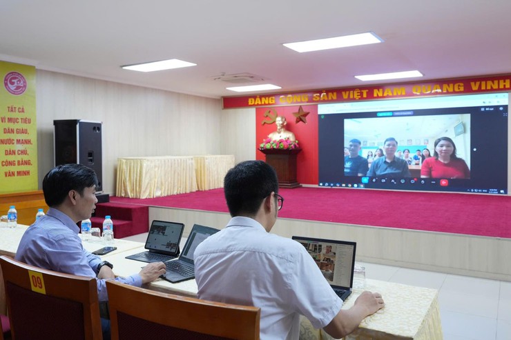 Phường Dương Nội đẩy mạnh triển khai nền tảng họp trực tuyến VNPT GoMeet, từng bước nâng cao hiệu quả chuyển đổi số- Ảnh 1.