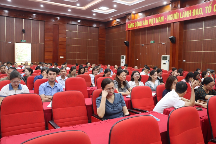 Phú Xuyên triển khai công tác tổng dọn VSMT và phát động phong trào “Sáng - xanh - sạch - đẹp” năm 2026- Ảnh 2.