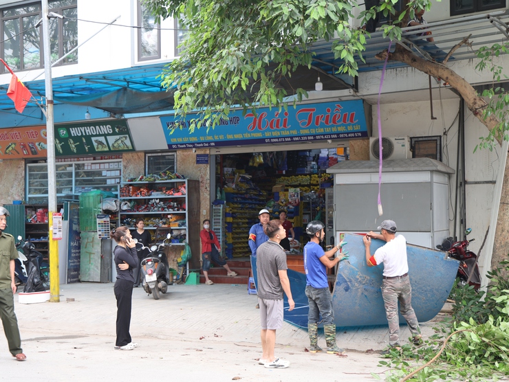 Xã Tam Hưng: Mạnh tay xử lý vi phạm trật tự đô thị, không để tái diễn- Ảnh 2.