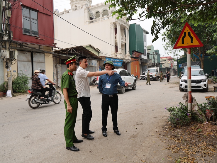Xã Tam Hưng: Mạnh tay xử lý vi phạm trật tự đô thị, không để tái diễn- Ảnh 3.