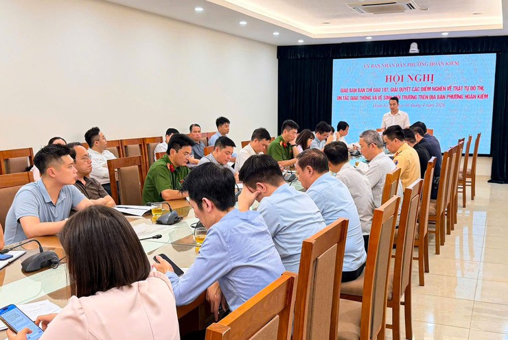 Tập trung tháo gỡ các "điểm nghẽn" về trật tự đô thị và vệ sinh môi trường - Ảnh 1.