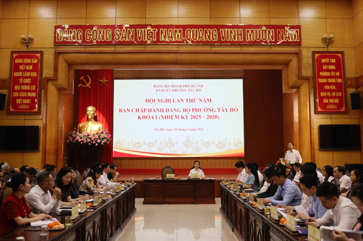 Tây Hồ: Quyết tâm thực hiện hiệu quả các giải pháp cấp thiết gắn với tổng thể lâu dài các điểm các điểm nghẽn theo từng tháng, từng quý- Ảnh 1.