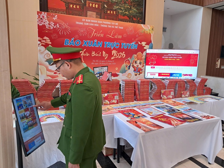 Phường Tây Hồ triển lãm báo xuân trực tuyến: Đánh thức văn hóa đọc trong kỷ nguyên số!- Ảnh 4.