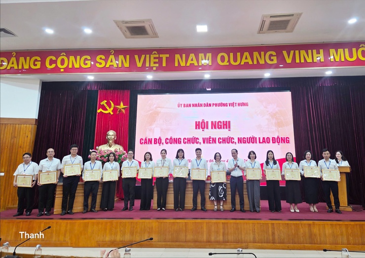 Hôi nghi can bô, công chưc, ngươi lao đông cơ quan UBND phương Viêt Hưng năm 2026- Ảnh 4.