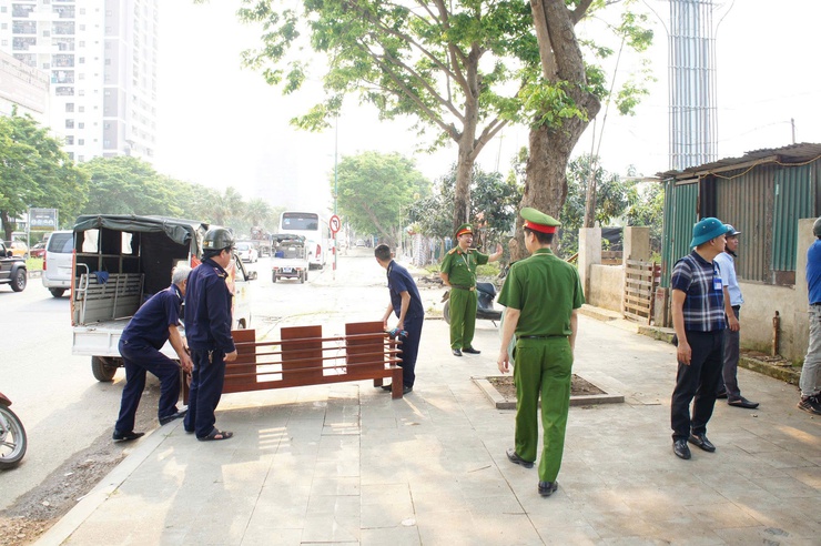 Phú Thượng quyết liệt hành động vì trật tự, mỹ quan đô thị trên tuyến đường 40m Nam Thăng Long- Ảnh 3.