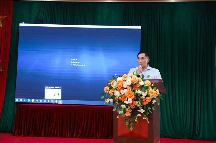 Xã Thượng Phúc tập huấn, hướng dẫn sử dụng ứng dụng Hệ thống HanoiWork, đẩy mạnh chuyển đổi số trong hoạt động của hệ thống chính trị- Ảnh 1.