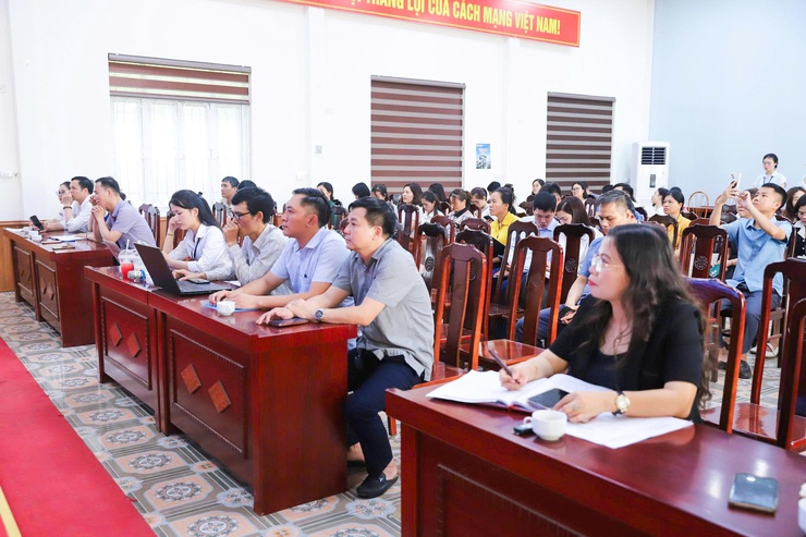 Xã Thượng Phúc tập huấn, hướng dẫn sử dụng ứng dụng Hệ thống HanoiWork, đẩy mạnh chuyển đổi số trong hoạt động của hệ thống chính trị- Ảnh 5.