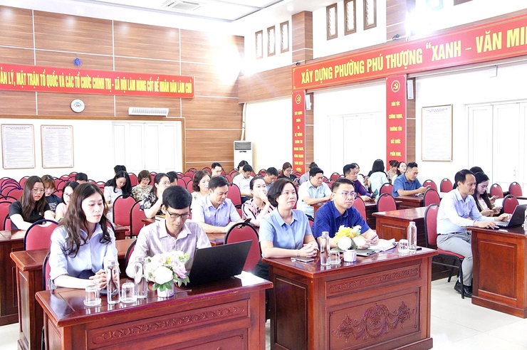 Phường Phú Thượng đẩy mạnh ứng dụng HanoiWork trong chuyển đổi số, nâng cao hiệu quả điều hành- Ảnh 1.