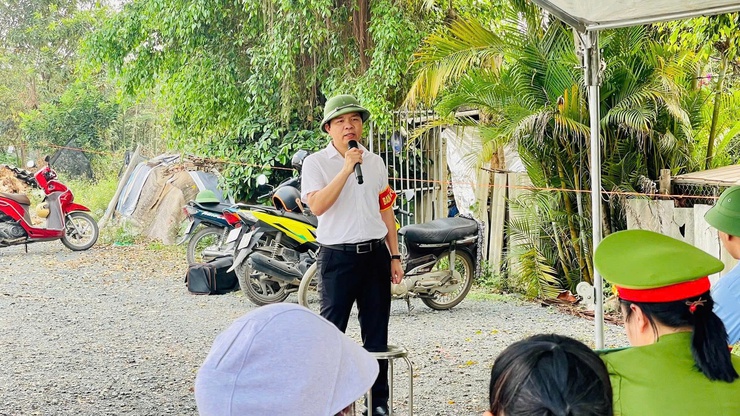 Phúc Thọ thực hiện cưỡng chế kiểm đếm bắt buộc phục vụ Dự án xây dựng HTKT đấu giá khu Lộc Xăm, xã Tích Giang- Ảnh 1.