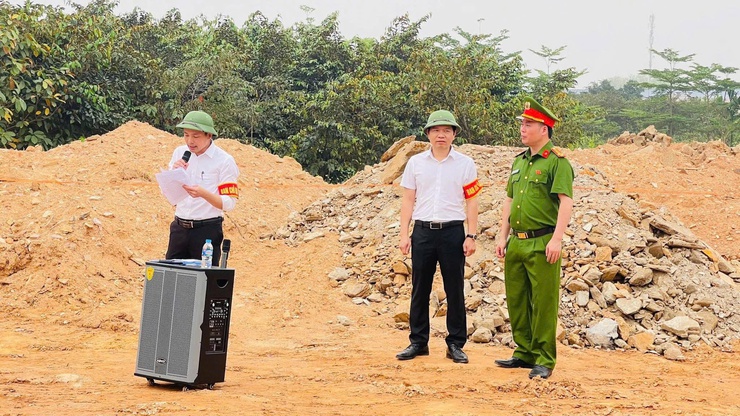 Phúc Thọ thực hiện cưỡng chế kiểm đếm bắt buộc phục vụ Dự án xây dựng HTKT đấu giá khu Lộc Xăm, xã Tích Giang- Ảnh 2.