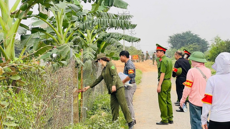Phúc Thọ thực hiện cưỡng chế kiểm đếm bắt buộc phục vụ Dự án xây dựng HTKT đấu giá khu Lộc Xăm, xã Tích Giang- Ảnh 5.